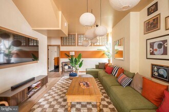 2021 4th St NW in Washington, DC - Foto de edificio - Building Photo