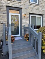 6941 Dublin Village Dr in Dublin, OH - Building Photo