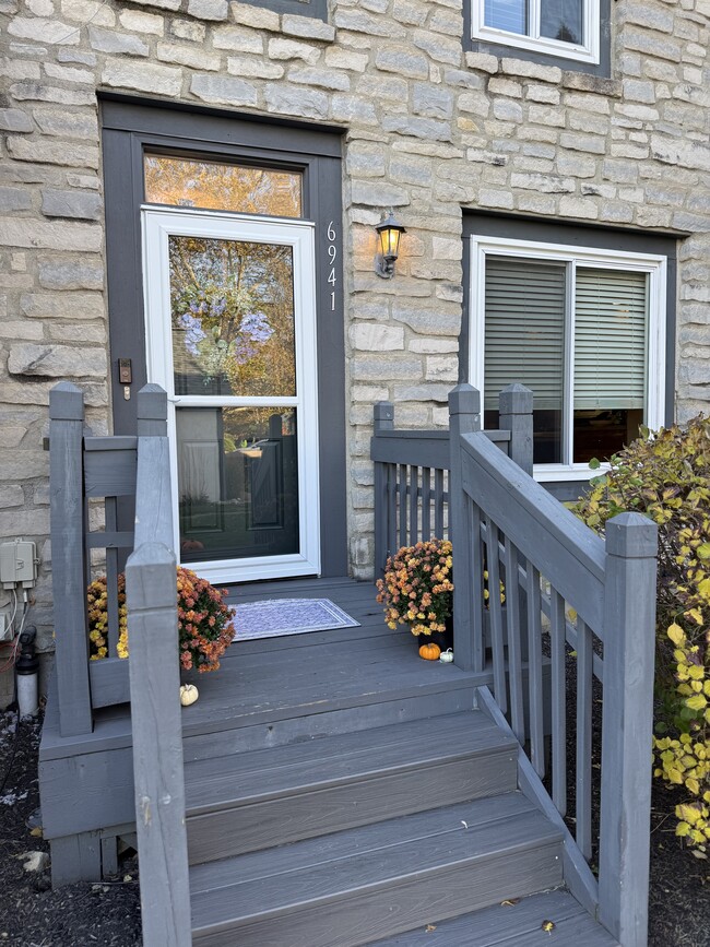 6941 Dublin Village Dr