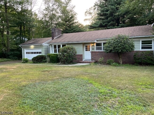 43 Rocky Point Rd in West Milford, NJ - Building Photo - Building Photo