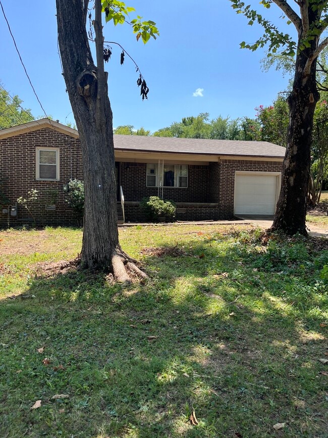property at 621 Oklahoma Ave