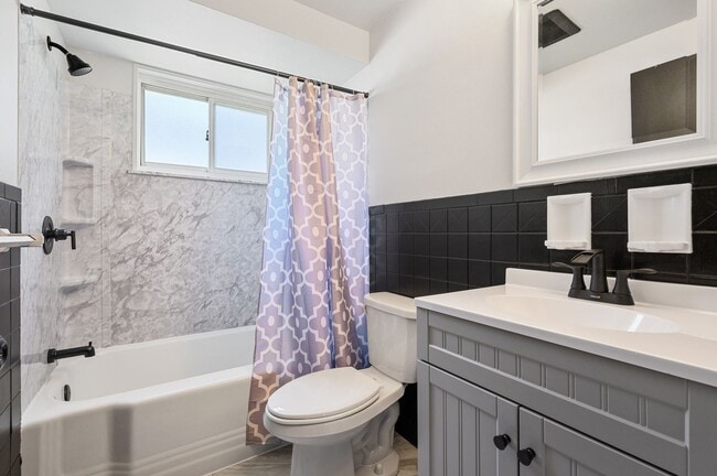 4403 Elizabeth St in West Mifflin, PA - Building Photo - Building Photo