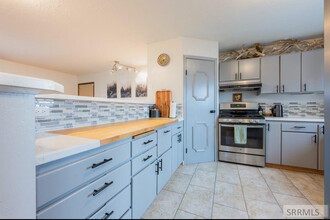 5000 Pleasant View Dr in Pocatello, ID - Building Photo - Building Photo