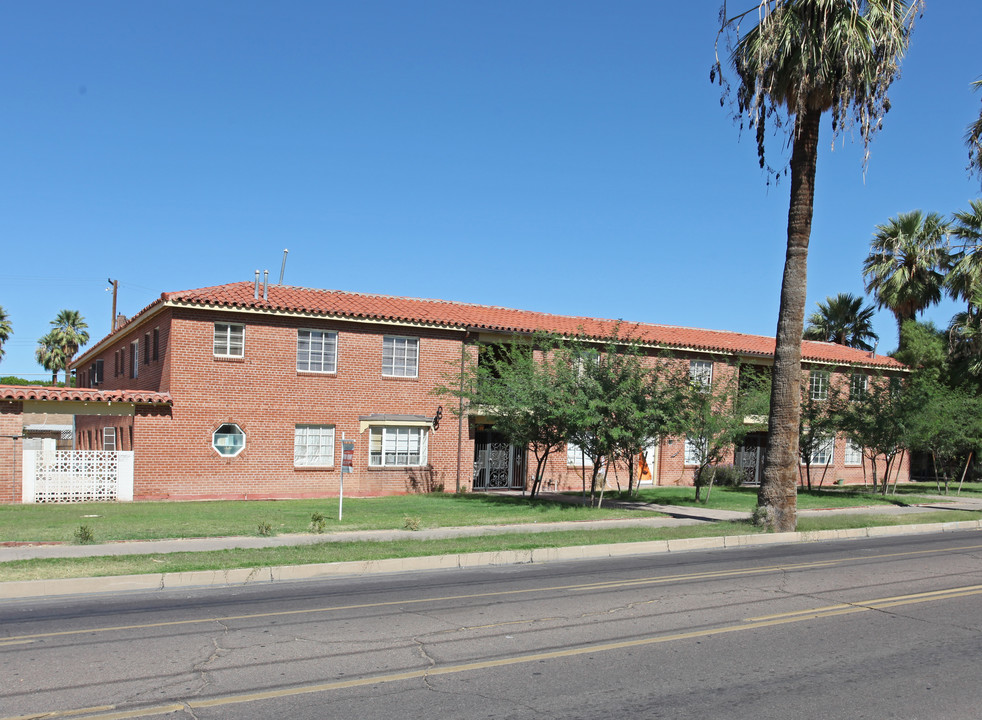 Beau Chateau in Phoenix, AZ - Building Photo