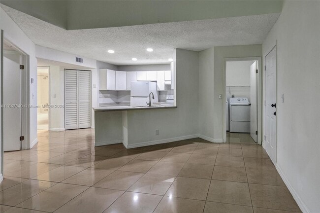 3995 W McNab Rd in Pompano Beach, FL - Building Photo - Building Photo
