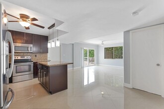 1400 NE 54th St, Unit 102 in Fort Lauderdale, FL - Foto de edificio - Building Photo