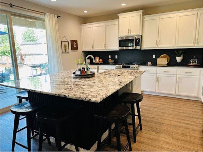 4313 Horizon Dr in Madera, CA - Building Photo - Building Photo