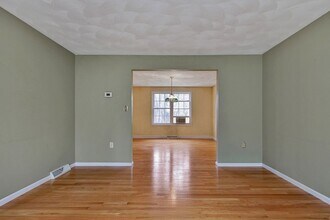 7 Van Norden Rd in Burlington, MA - Building Photo - Building Photo