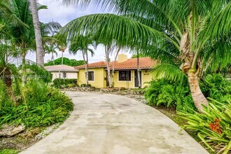 2639 Monroe St in Hollywood, FL - Building Photo - Building Photo