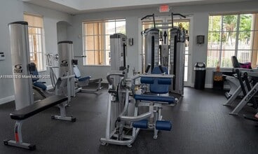 12447 SW 124th Path in Miami, FL - Foto de edificio - Building Photo