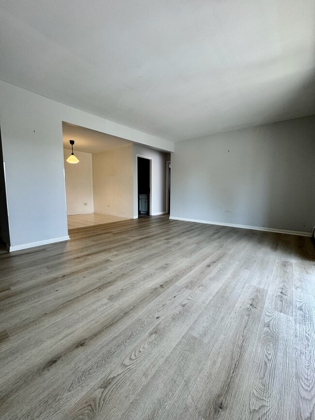 12715 S La Crosse Ave, Unit 301 in Alsip, IL - Foto de edificio - Building Photo