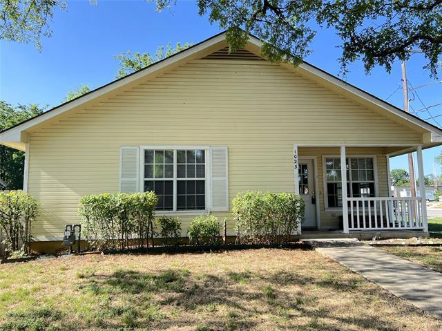 1023 Fannin St in Denton, TX - Foto de edificio