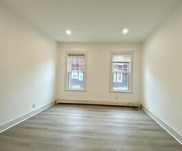 18 Howard St in Waltham, MA - Building Photo - Building Photo