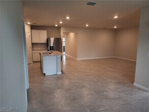 10856 Firebush Cir in North Fort Myers, FL - Building Photo - Building Photo