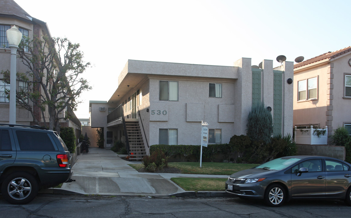 530 E Harvard Rd in Burbank, CA - Building Photo