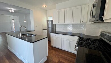 527 James Ave SE in Grand Rapids, MI - Building Photo - Building Photo