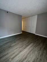 200 N Dearborn St, Unit 807 in Chicago, IL - Building Photo - Building Photo