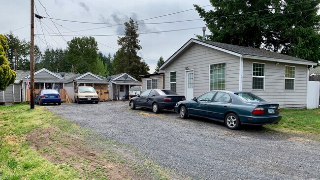 1451 53rd Ave in Sweet Home, OR - Building Photo - Building Photo