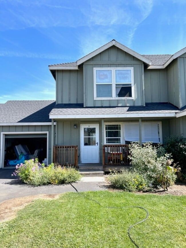 1110 SW 31st St in Redmond, OR - Building Photo - Building Photo