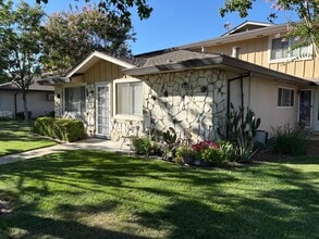 1335 Scossa Ave, Unit #1 in San Jose, CA - Foto de edificio - Building Photo