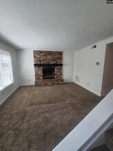 601 Picadilly Sq in Cayce, SC - Foto de edificio - Building Photo