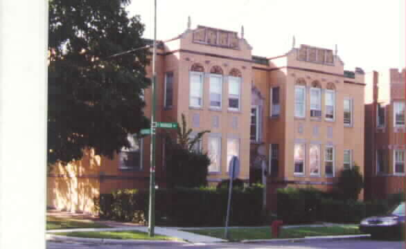 2900-2904 N Mango Ave in Chicago, IL - Building Photo