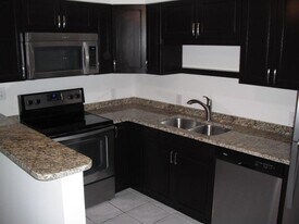 630-632 SW 7th Ave in Fort Lauderdale, FL - Building Photo