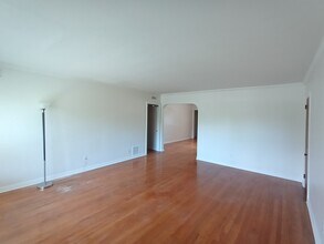 2943 St Johns Ave, Unit 3 upstairs in Jacksonville, FL - Building Photo - Building Photo