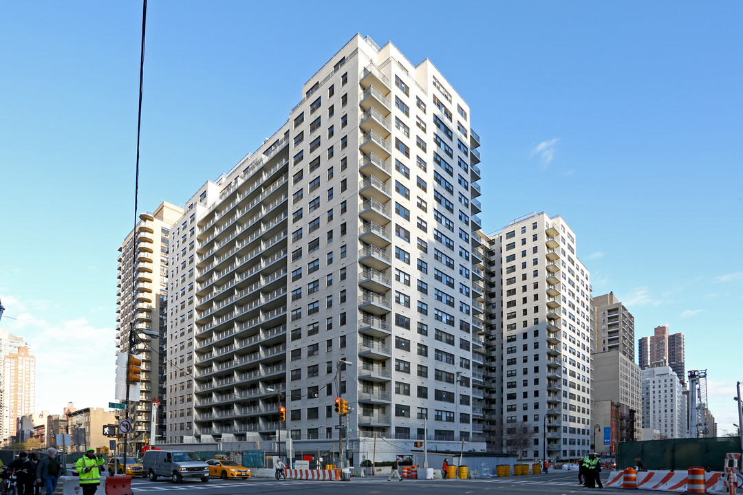 Yorkshire Towers in New York, NY - Building Photo