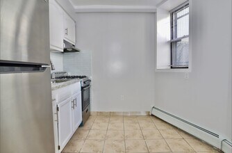4901 Murphy Pl in West New York, NJ - Building Photo - Building Photo