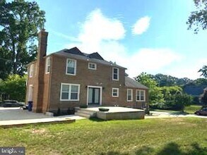 8003 Postoak Rd in Potomac, MD - Building Photo - Building Photo