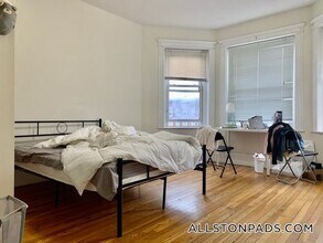 7 Price Rd in Boston, MA - Foto de edificio - Building Photo