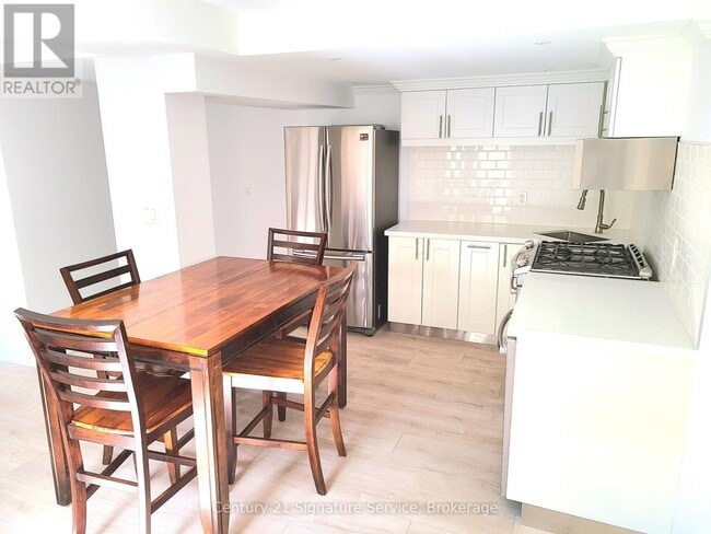 property at 790 Eaglemount Crescent