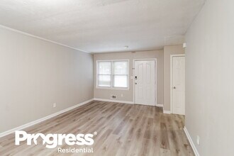 3135 Robin Rd in Decatur, GA - Building Photo - Building Photo