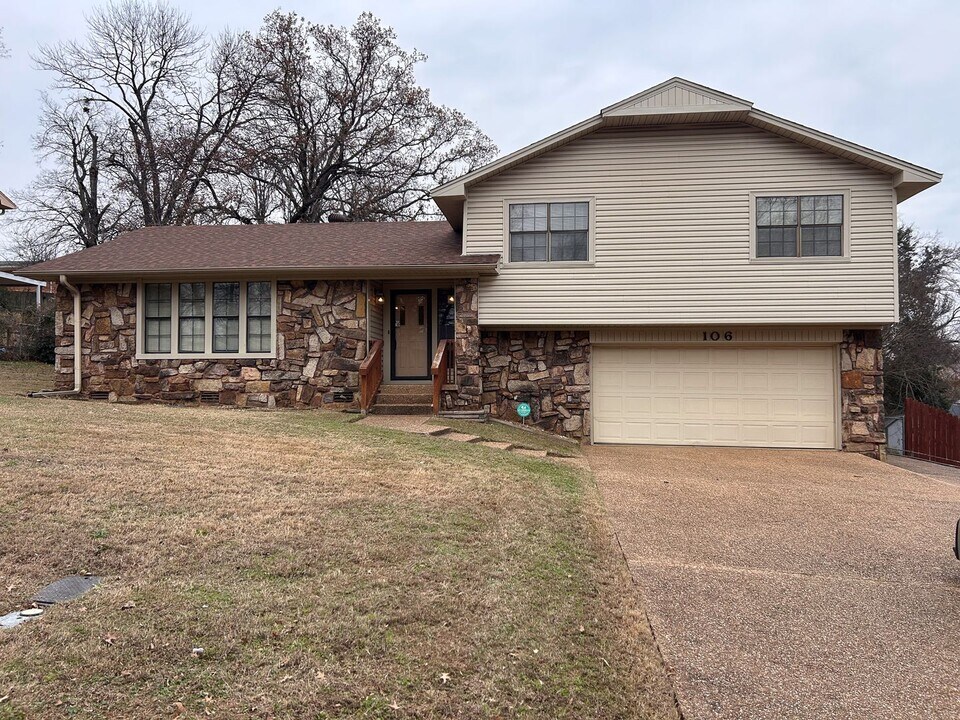 106 Oak St in Arkoma, OK - Building Photo