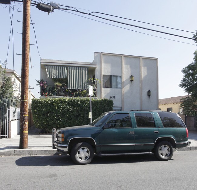 6432 Troost Ave in North Hollywood, CA - Foto de edificio - Building Photo