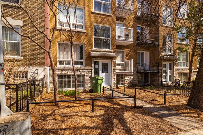 5665-5677 Des Érables Av in Montréal, QC - Building Photo - Building Photo