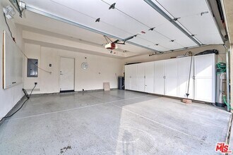 20285 Avenida Paloma in Los Angeles, CA - Building Photo - Building Photo