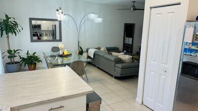 545 NE 206th Ln in Miami, FL - Building Photo - Building Photo