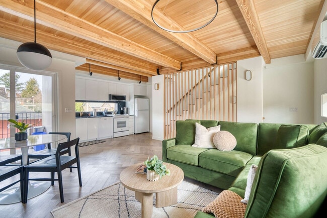 5012-5022-5022 NE 26th Ave