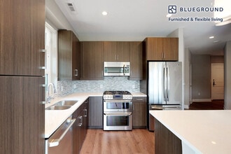 240 E Shore Rd in Great Neck, NY - Building Photo - Building Photo