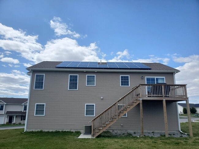 182 Danielle Dr in Woonsocket, RI - Building Photo - Building Photo