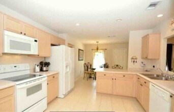 9008 Gainsborough Dr in Spring Branch, TX - Building Photo - Building Photo