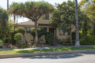 383 S El Molino Ave in Pasadena, CA - Building Photo - Building Photo