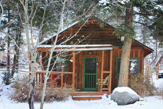 2492 E River Rd in Livingston, MT - Foto de edificio - Building Photo