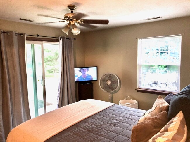 422 Old State Rd S, Unit 422 in Norwalk, OH - Foto de edificio - Building Photo