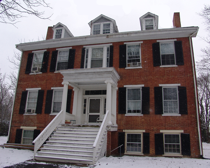 The Crows Nest in Berryville, VA - Building Photo