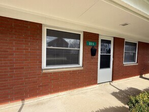 335 Jefferson St in New Carlisle, OH - Building Photo - Building Photo