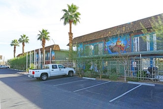 Krib Apartments in Las Vegas, NV - Foto de edificio - Building Photo