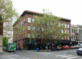 Western Room Apartments in Portland, OR - Building Photo